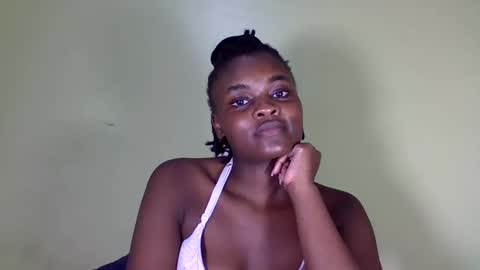 Snapshot of pretty_miya chatting on 01.02.25 pretty_miya online show from 01.02.25