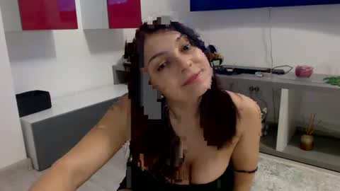 Snapshot of pretty_natalie chatting on 02.23.25 PrettyNatalie online show from 02.23.25