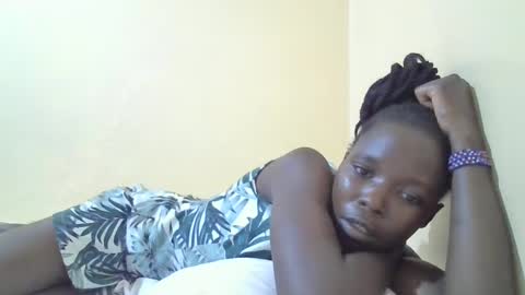 pretty_petite_ebony online show from 02.12.25