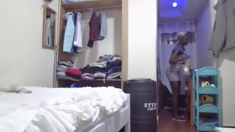 pretty_petite_ebony online show from 10.18.25