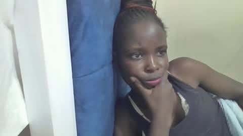 Snapshot of pretty_petite_ebony chatting on 04.17.26 pretty_petite_ebony online show from 04.17.26
