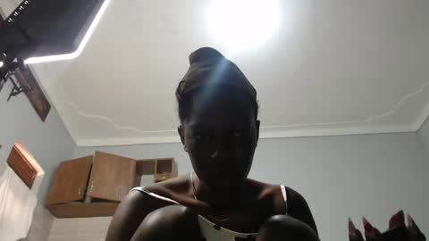 pretty_petitebody online show from 09.21.25