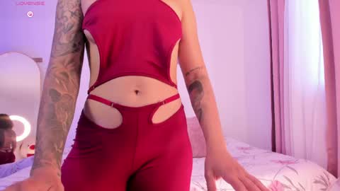 pretty_pettite online show from 04.18.26