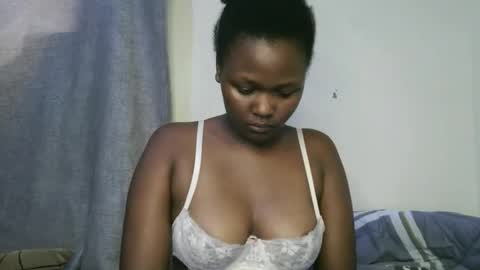 pretty_shanz online show from 10.16.25