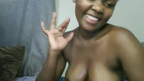 pretty_shanz online show from 10.17.25