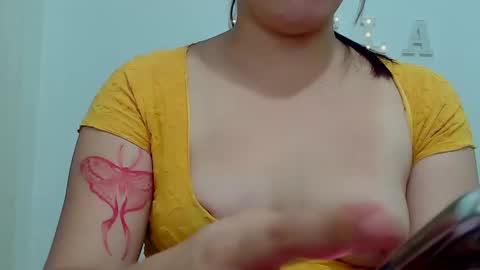 pretty stela online show from 03.10.25