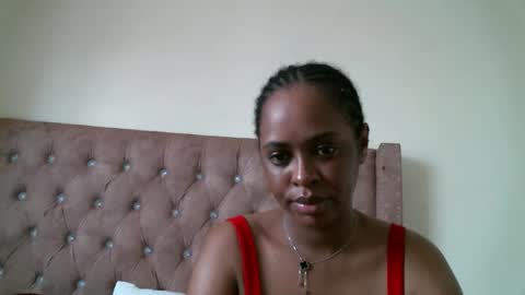 Snapshot of pretty_zii chatting on 09.20.25 zii online show from 09.20.25