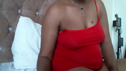 Snapshot of pretty_zii chatting on 10.22.25 zii online show from 10.22.25