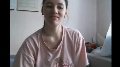 Snapshot of prettybella_7 chatting on 02.15.25 Bella online show from 02.15.25