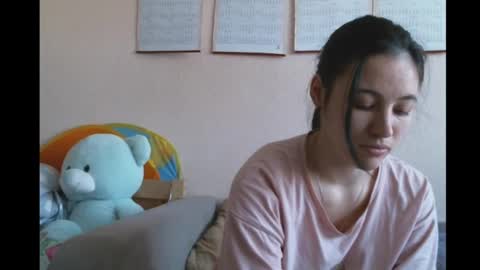 Snapshot of prettybella_7 chatting on 02.18.25 Bella online show from 02.18.25