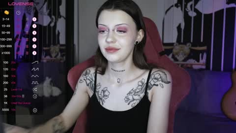 Snapshot of prettybones chatting on 12.29.24 Violet online show from 12.29.24