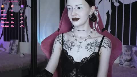Snapshot of prettybones chatting on 02.17.25 Violet online show from 02.17.25