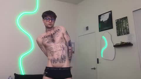 pretty boy online show from 12.23.25