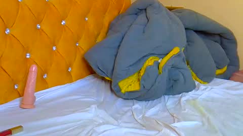 prettycandy0 online show from 11.19.25