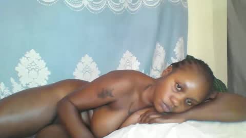 Snapshot of prettydarkskin002 chatting on 09.16.25 SHANIA online show from 09.16.25