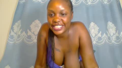 Snapshot of prettydarkskin002 chatting on 10.27.25 SHANIA online show from 10.27.25
