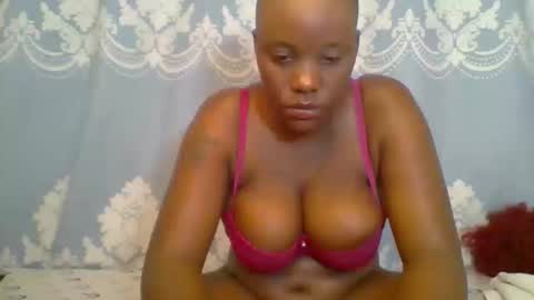 Snapshot of prettydarkskin002 chatting on 04.07.26 SHANIA online show from 04.07.26