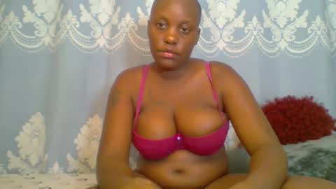 Snapshot of prettydarkskin002 chatting on 04.08.26 SHANIA online show from 04.08.26