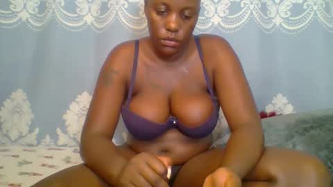 Snapshot of prettydarkskin002 chatting on 04.13.26 SHANIA online show from 04.13.26