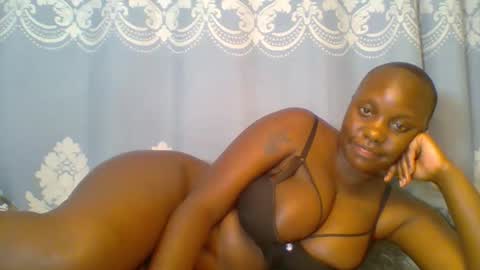 Snapshot of prettydarkskin002 chatting on 04.18.26 SHANIA online show from 04.18.26