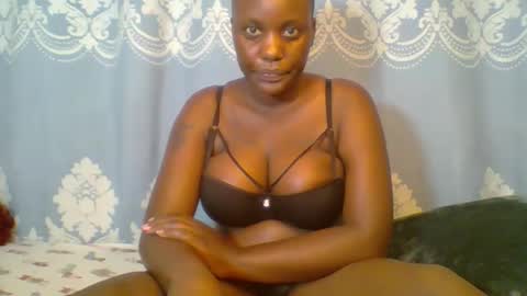 Snapshot of prettydarkskin002 chatting on 04.19.26 SHANIA online show from 04.19.26