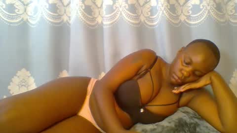 Snapshot of prettydarkskin002 chatting on 04.28.26 SHANIA online show from 04.28.26