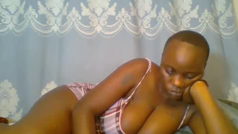 Snapshot of prettydarkskin002 chatting on 05.02.26 SHANIA online show from 05.02.26