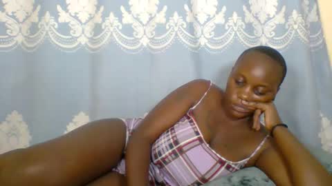 Snapshot of prettydarkskin002 chatting on 05.03.26 SHANIA online show from 05.03.26