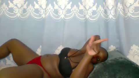 Snapshot of prettydarkskin002 chatting on 05.05.26 SHANIA online show from 05.05.26