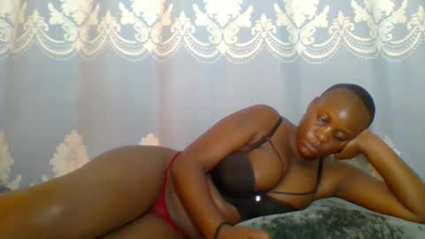 Snapshot of prettydarkskin002 chatting on 05.06.26 SHANIA online show from 05.06.26