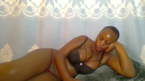Snapshot of prettydarkskin002 chatting on 05.07.26 SHANIA online show from 05.07.26