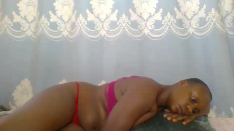 Snapshot of prettydarkskin002 chatting on 05.12.26 SHANIA online show from 05.12.26