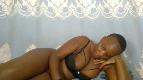 Snapshot of prettydarkskin002 chatting on 05.13.26 SHANIA online show from 05.13.26