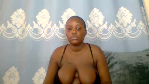 Snapshot of prettydarkskin002 chatting on 05.15.26 SHANIA online show from 05.15.26