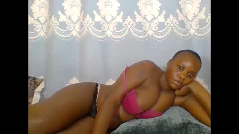 Snapshot of prettydarkskin002 chatting on 05.16.26 SHANIA online show from 05.16.26