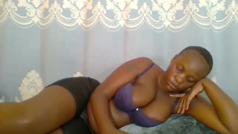 Snapshot of prettydarkskin002 chatting on 05.25.26 SHANIA online show from 05.25.26