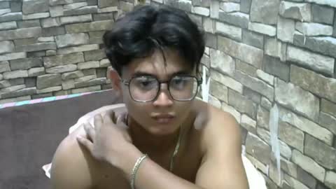 Snapshot of prettydick_22 chatting on 05.28.26 prettydick_22 online show from 05.28.26