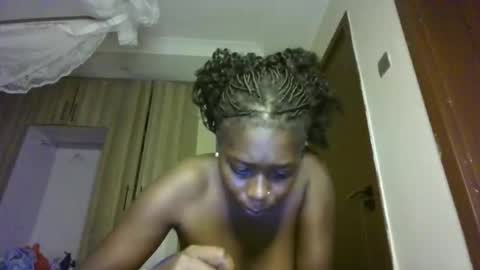 Snapshot of prettydulce chatting on 04.30.26 prettydulce online show from 04.30.26