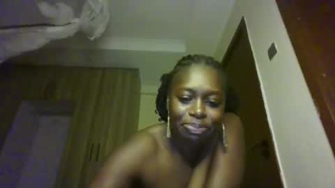 Snapshot of prettydulce chatting on 05.06.26 prettydulce online show from 05.06.26