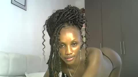 Snapshot of prettygee21 chatting on 02.20.26 Pretty darkskin doll online show from 02.20.26