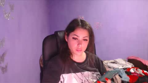 prettyjulliette online show from 12.17.24