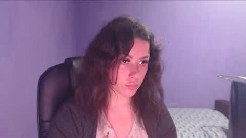 prettyjulliette online show from 02.04.25