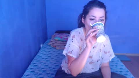 prettyjulliette online show from 03.08.25