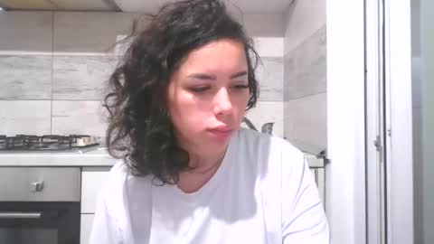 prettyjulliette online show from 11.27.25