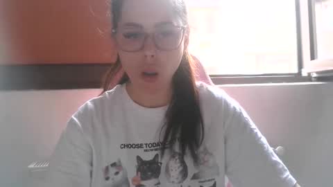 Snapshot of prettyjulliette chatting on 05.25.26 prettyjulliette online show from 05.25.26