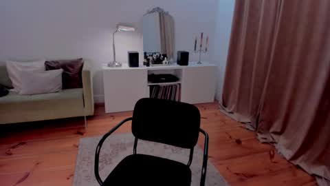 Snapshot of prettyk1ller chatting on 03.11.25 Eva online show from 03.11.25