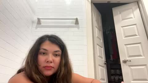 Snapshot of prettylatinamomma01 chatting on 11.12.25 prettylatinamomma01 online show from 11.12.25