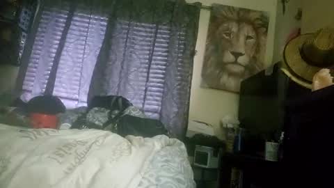 Snapshot of prettylips3 chatting on 01.22.25 Mona Red online show from 01.22.25