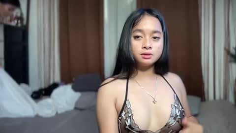 prettylittle_lady online show from 11.11.25