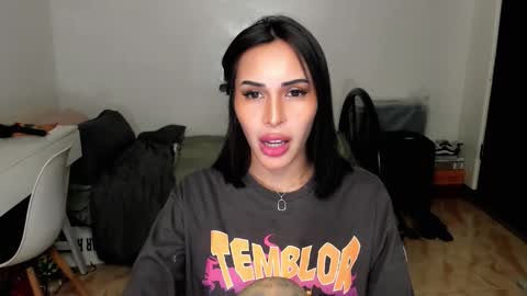 Snapshot of prettylittlesuckerr chatting on 09.19.25 Jovill Mays online show from 09.19.25